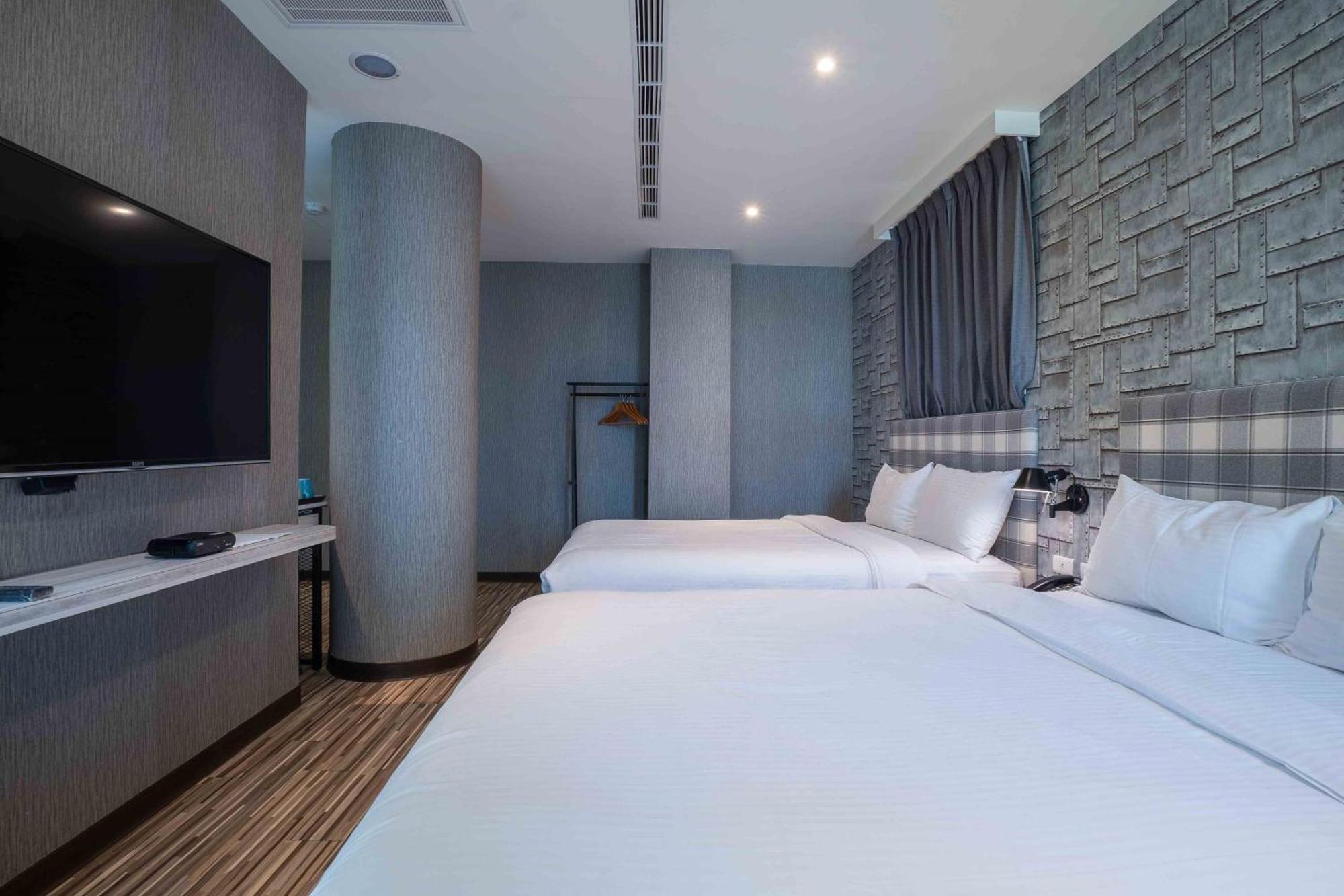 CHECK inn Taichung Ziyou Exterior foto