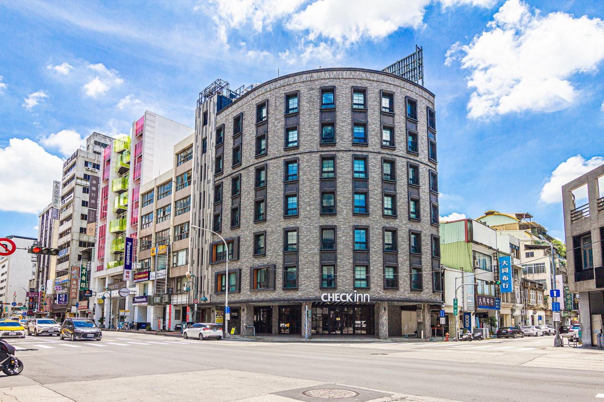 CHECK inn Taichung Ziyou Exterior foto